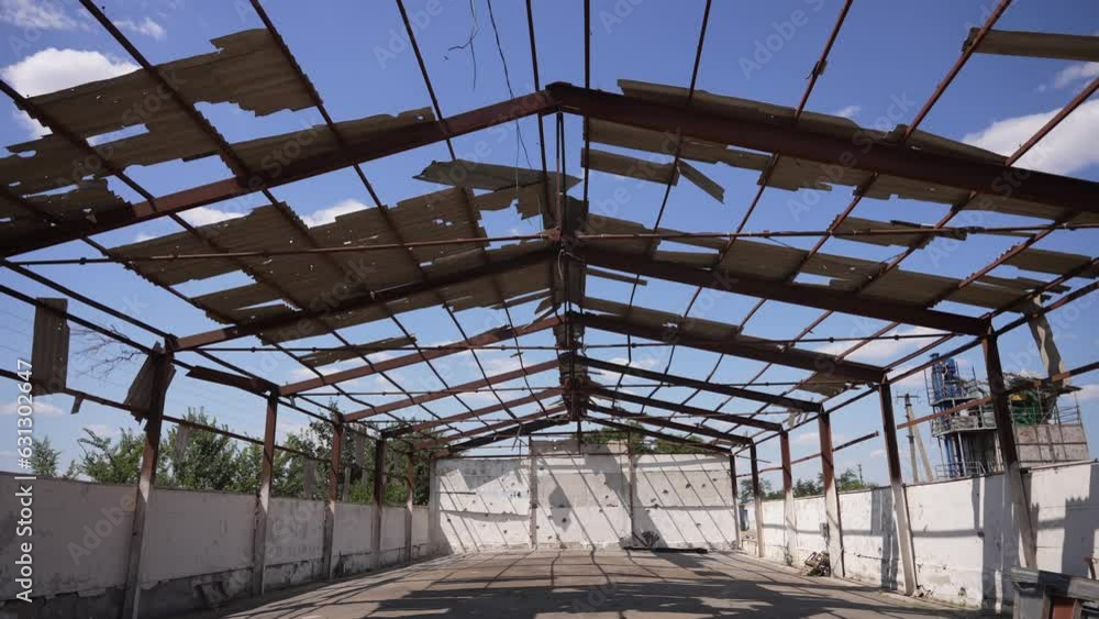 The farmer's greenhouse was pierced by enemy bullets The farmer's greenhouse was pierced by enemy bullets