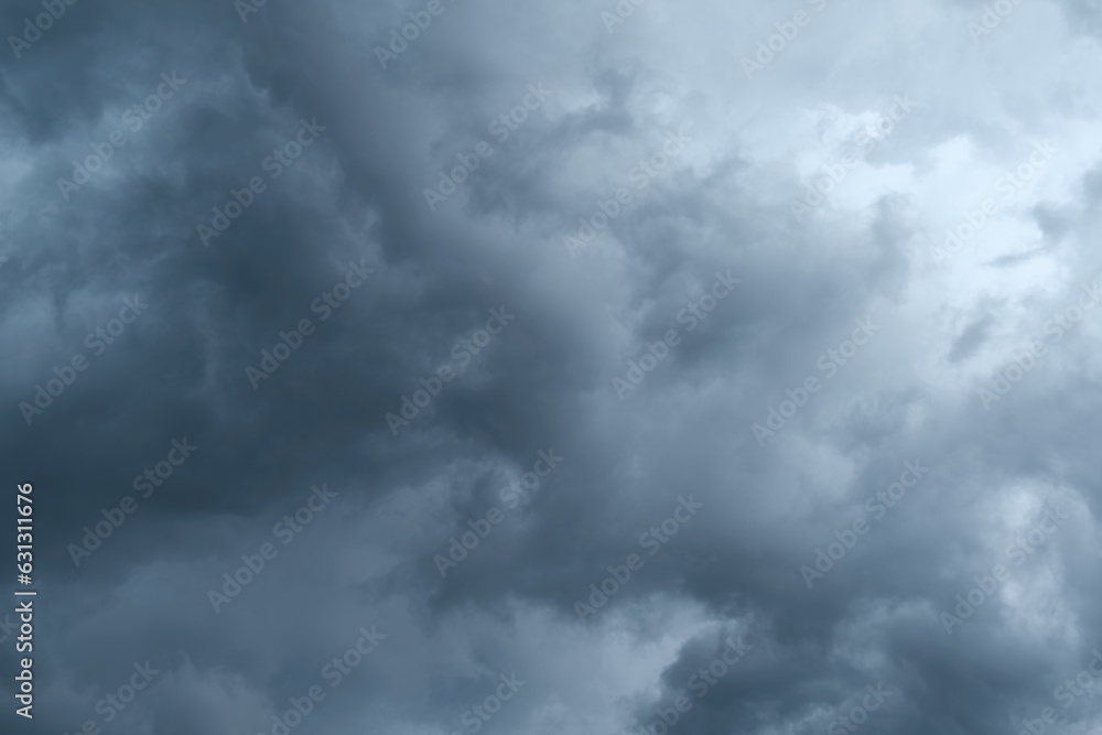 雷が鳴る直前の雨雲 雷が鳴る直前の雨雲