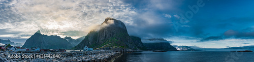 Panoramaansicht von Hanmøy auf den Lofoten in Norwegen