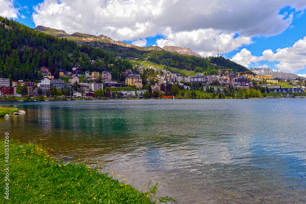 Fototapeta premium St. Moritz mit St. Moritzersee, Graubünden (Schweiz)