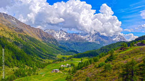 Die Livigno Alpen vom Berninapass aus gesehen © Ilhan Balta