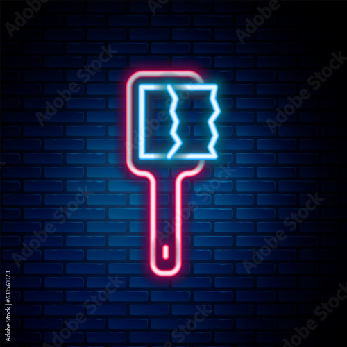 Glowing neon line Sauna brush icon isolated on brick wall background. Wooden brush with coarse bristles for washing in the bath. Anti cellulite massage. Colorful outline concept. Vector