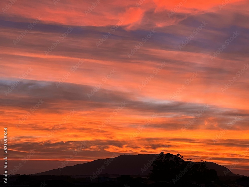 Céu Alaranjado no Amanhecer / Dia / Orange Sky at Dawn / Day