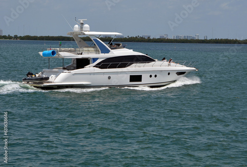Motor yacht cruising on the Intra-Coastal Waterway off of Miami Beach. © Wimbledon
