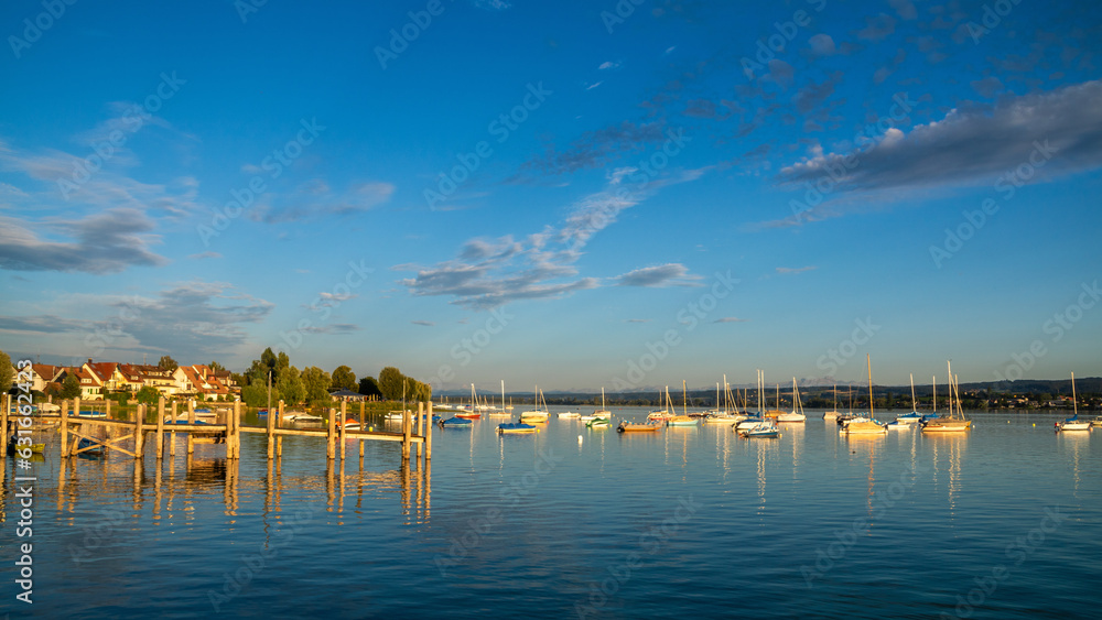 Obraz premium Allensbach Hafen am schönen Bodensee Sommer 