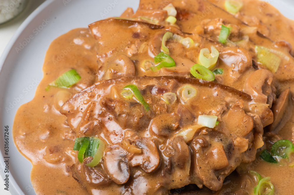 Porkchops in Creamy Mushroom Sauce Porkchops in Creamy Mushroom Sauce