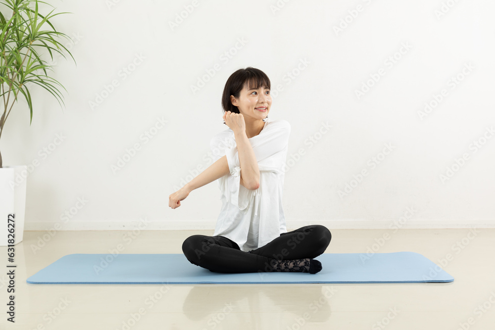 ストレッチをしている女性06 ストレッチをしている女性06