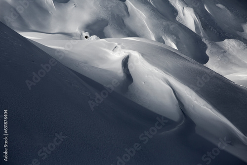 Obraz na plátně Snow covered mountains with fresh snow in Tyrol in Austria