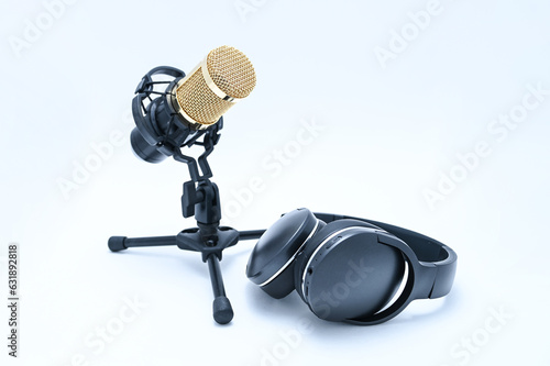Obraz na płótnie Microphone and headphones, home studio w salonie