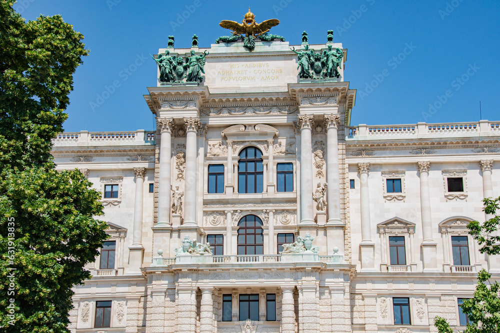 Obraz premium facade of the palace