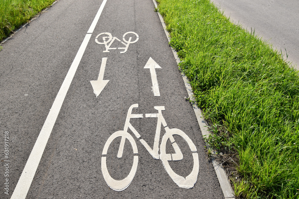 Obraz premium bicycle lane marking on the pavement