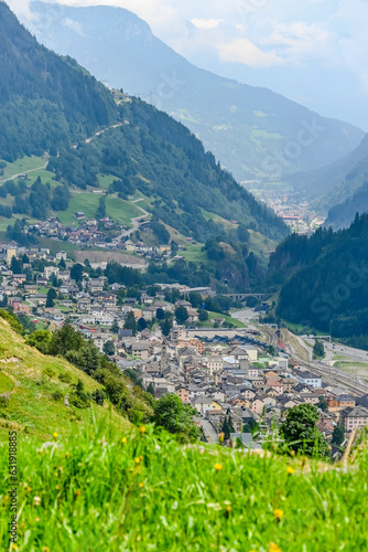 Airolo, Dorf, Tremola, Passstrasse, Gotthard, Leventina, Tal, Gotthardstrasse, Tunneleinfahrt, Gotthardtunnel, Tessin, Sommer, Reiseverkehr, Stau, Schweiz  photo