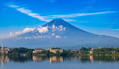 河口湖から眺める富士山 夏景