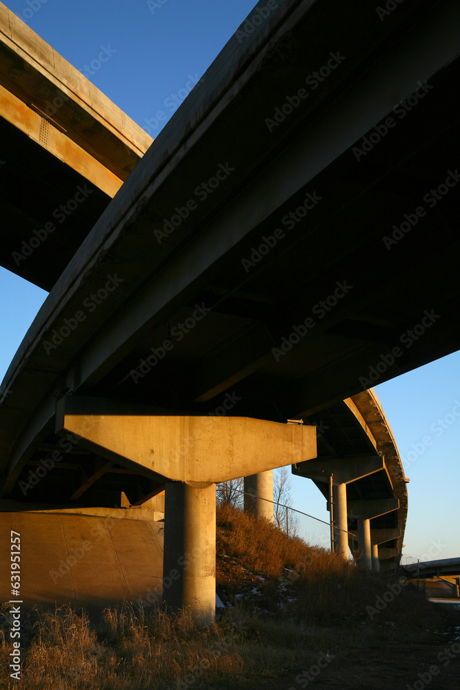 Obraz premium Under the Bridges