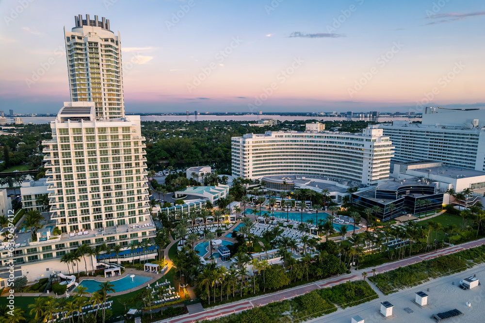 Naklejka premium Miami Beach, Florida, USA - Morning aerial of the iconic and luxurious Fontainebleau hotel and resort.