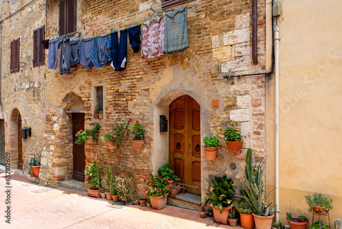 street in the old italy town, tuscany © Animaflora PicsStock