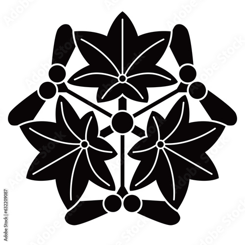 家紋です。実付き三つ楓といいます。