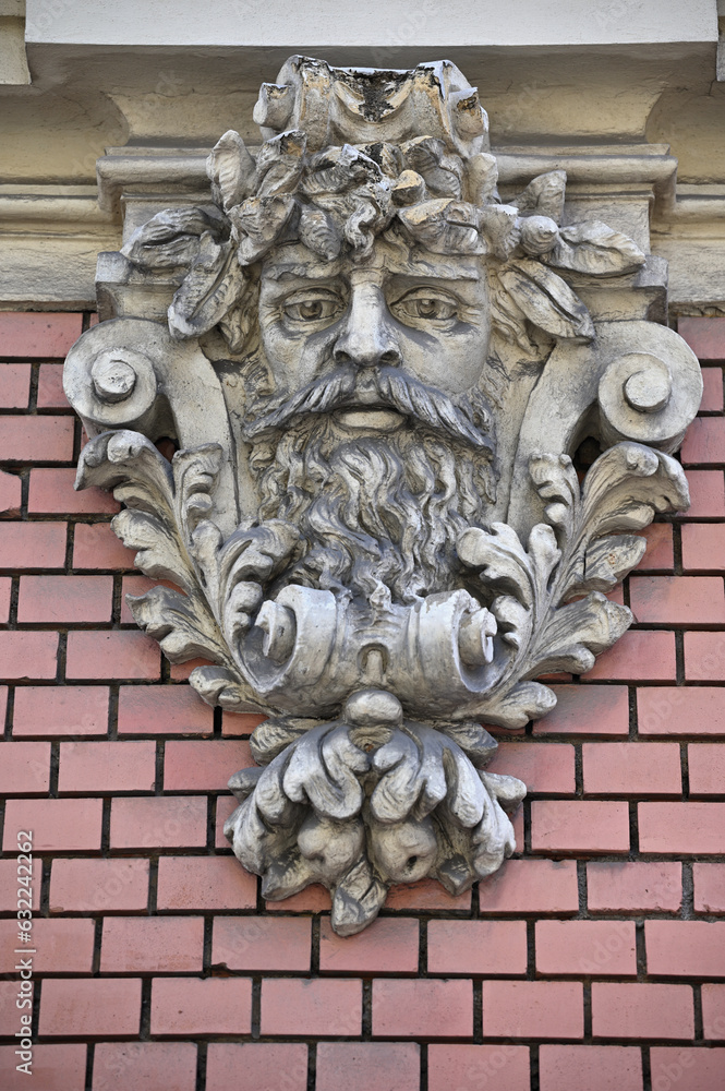 man face head art nouveau relief of the house