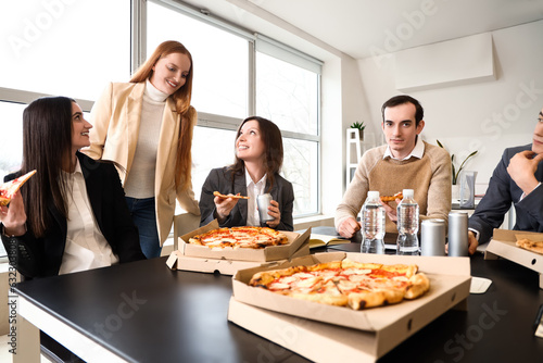 Group of business people wi...