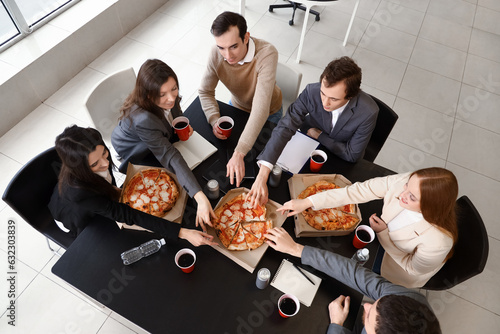 Group of business people ta...