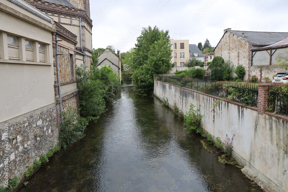 La rivière la Blaise dans la ville, ville de Dreux, département de l'Eure et Loir, France