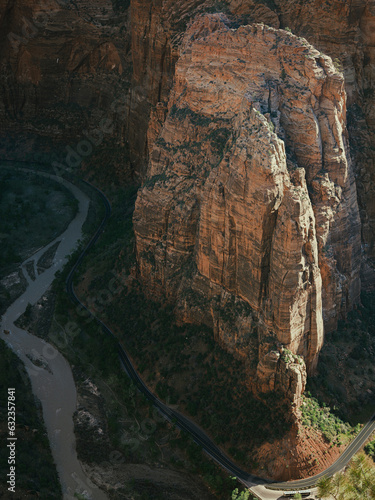 Принти на полотні Touch stone wall, the view from angeles landing trail Zion National Park