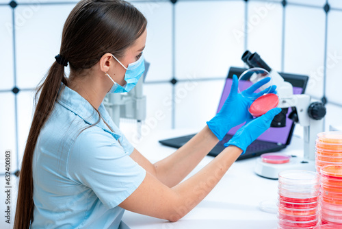 Canvas Print Pharmaceutical research and development: Petri dishes are utilized in
