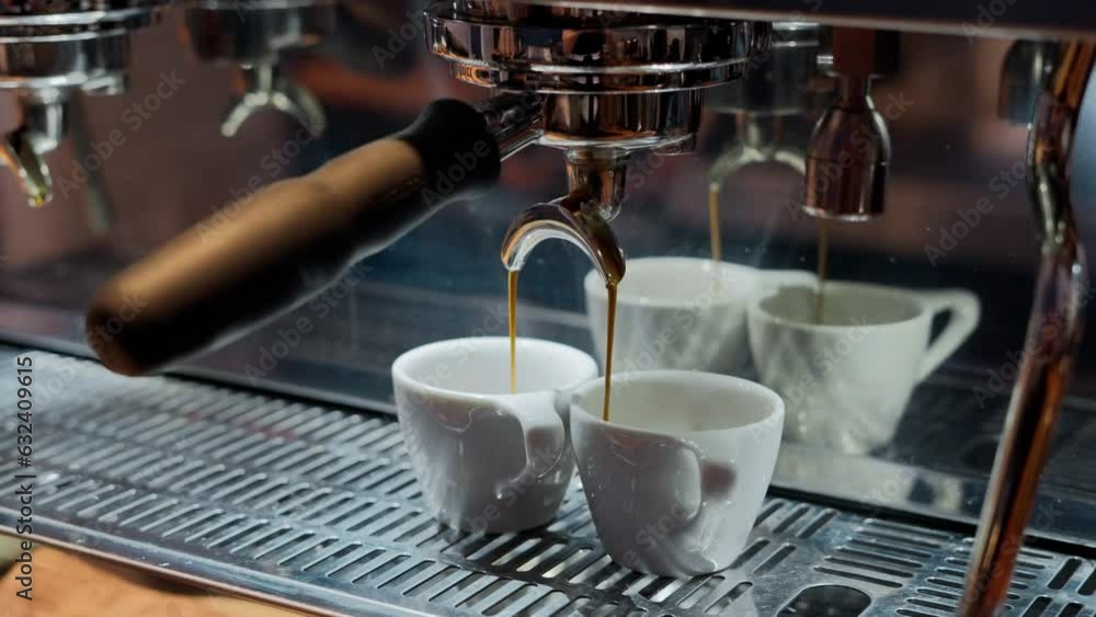 Video „Making Double Espresso Coffee Shot With Professional Coffee