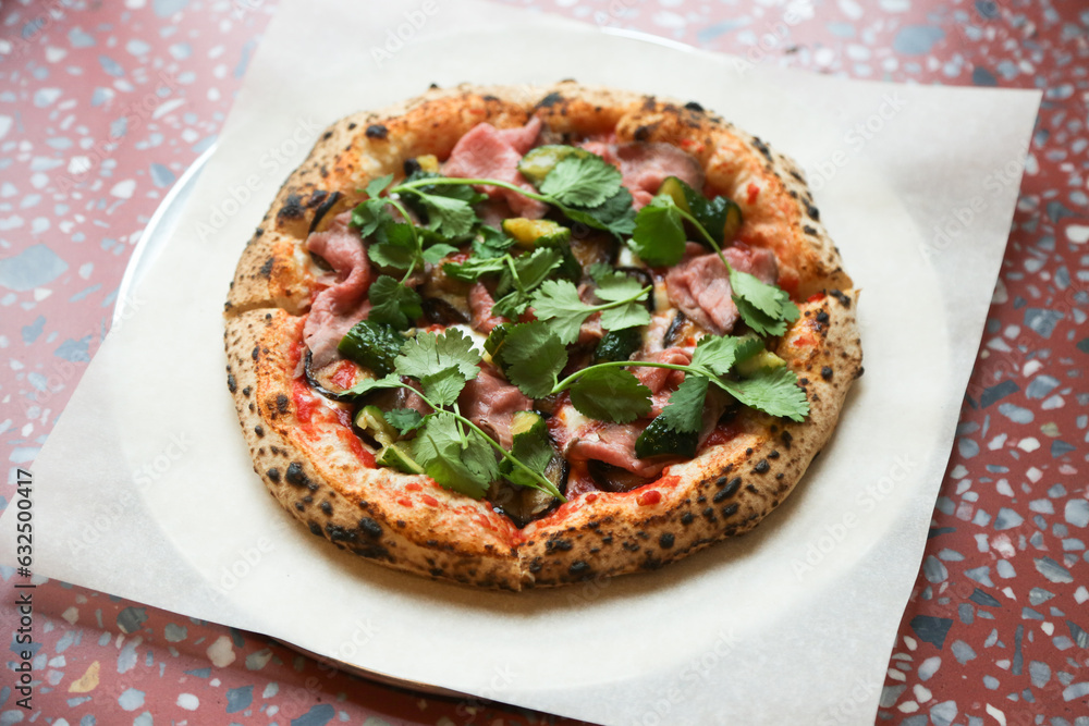 Pizza with roast beef and cilantro Pizza with roast beef and cilantro