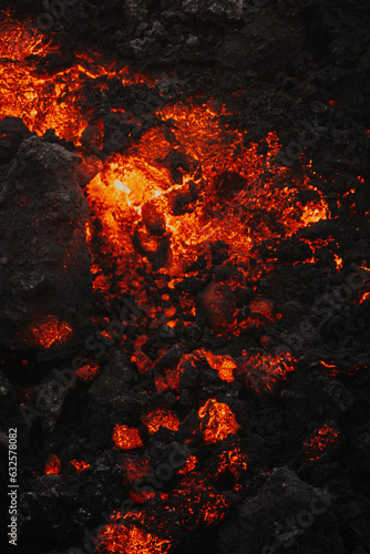Island - abkühlende Lava vom Litli-Hrútur