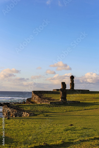 Moai am Ahu Ko Te Riku, Rapa Nui, Osterinsel photo