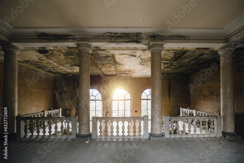 Print op canvas Large entrance hall with columns in old abandoned mansion, Sanatorium Imereti, T