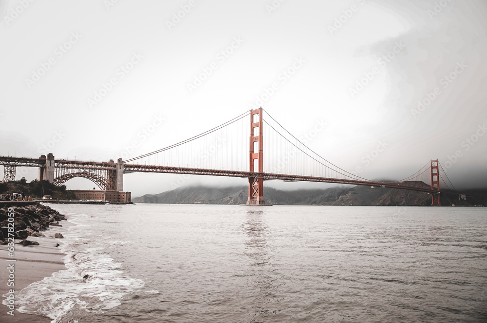 Golden Gate desde la bahia de San Francisco en la tarde