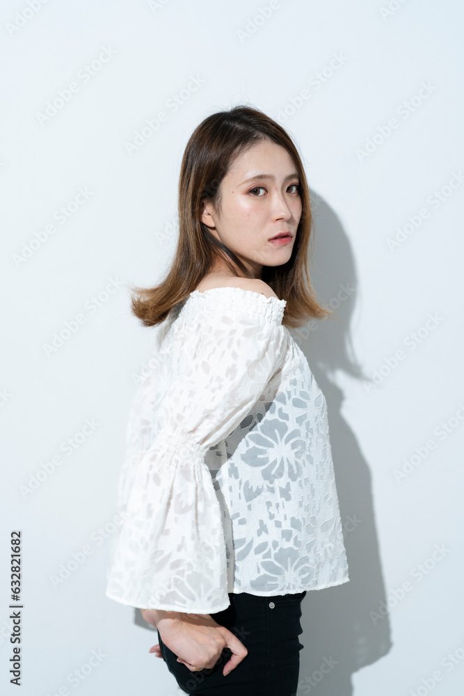 クールな女性 クールな女性