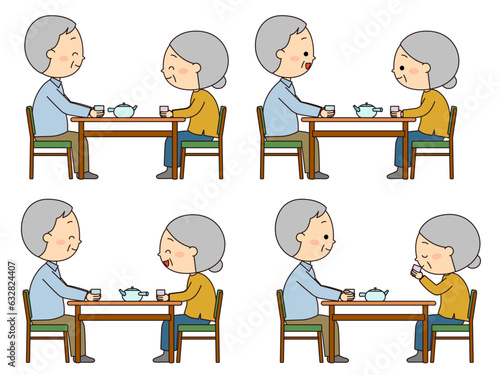 食卓で楽しく会話しながらお茶を飲んでいる老夫婦　セット