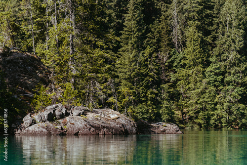 Fototapeta Naklejka Na Ścianę i Meble -  Summer at Lake Diablo in North Cascades National Park in Washington 