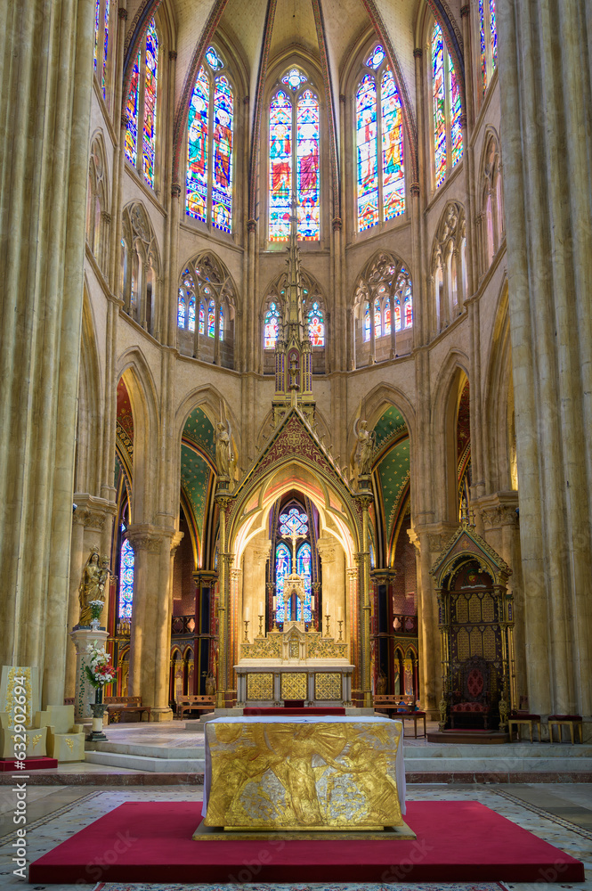 Interior of the magnificent gothic Cathedral of Saint Mary