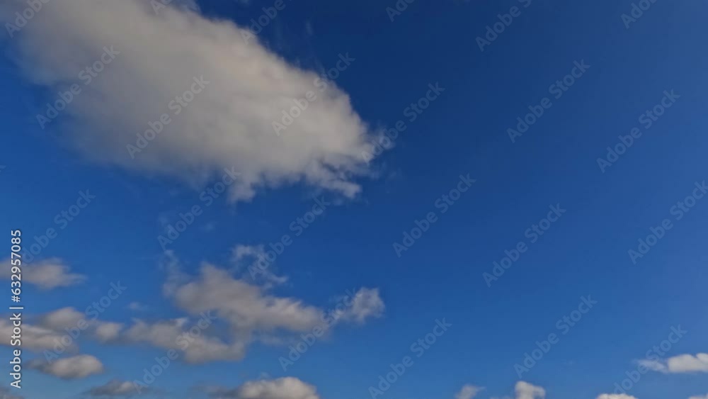 beautiful timelapse of the sky of small clouds - natural bg