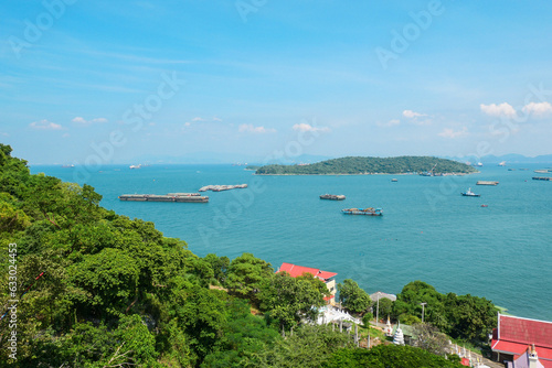 Koh Sichang is a district located in the Gulf of Thailand. Off the coast of Sriracha District Chonburi Province Is the smallest district in Thailand Originally dependent on Samut Prakan Province. 