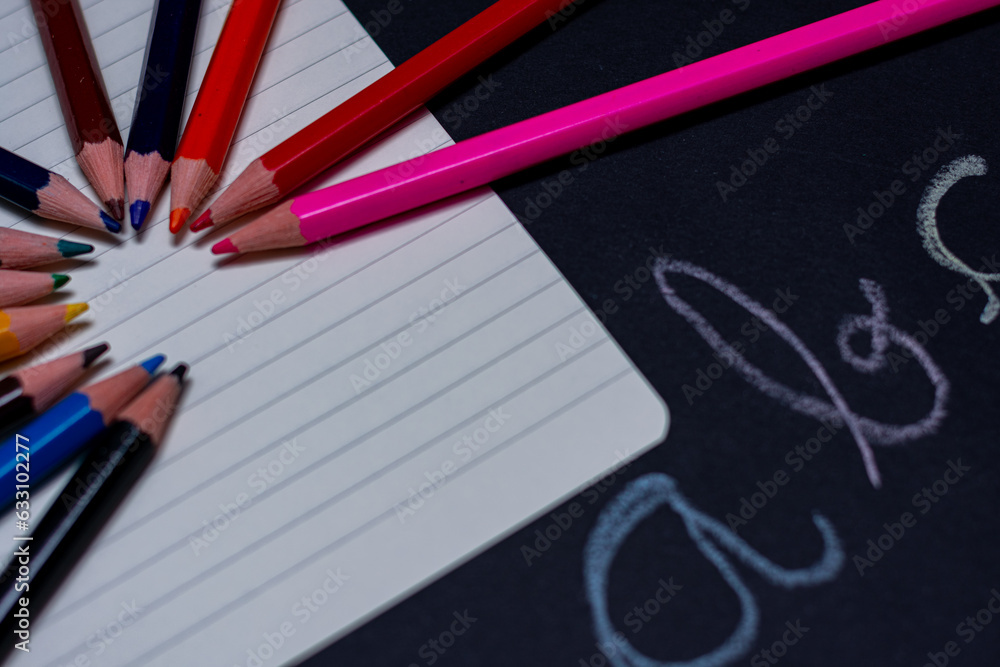 lápis de cor para pintar e desenhar lápis de cor para pintar e desenhar