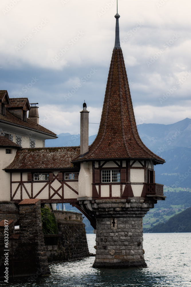 Castillo de Oberhofen, Suiza