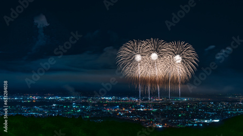 Fototapeta Naklejka Na Ścianę i Meble -  Beautiful fireworks at Nagaoka Fireworks Festival.