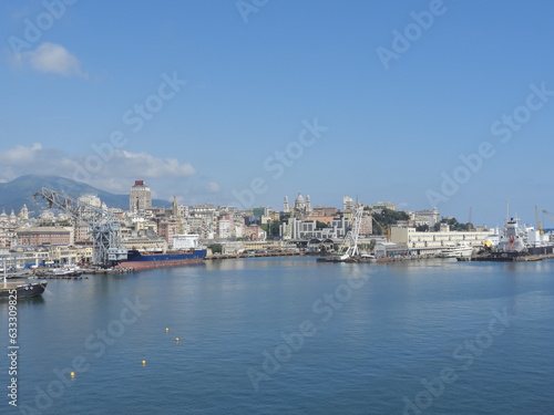 Italien  Die viele Kreuzfahrtschiffe verpessten den Hafen von Genua