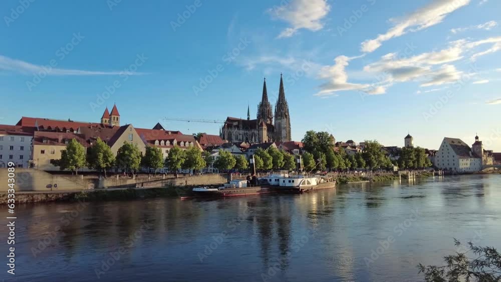 Regensburg, Deutschland: Zeitraffer an der Donau Regensburg, Deutschland: Zeitraffer an der Donau