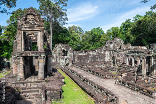 inside the amazing angkor wat temples  cambodia