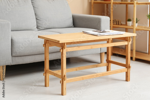 Light wooden coffee table w...
