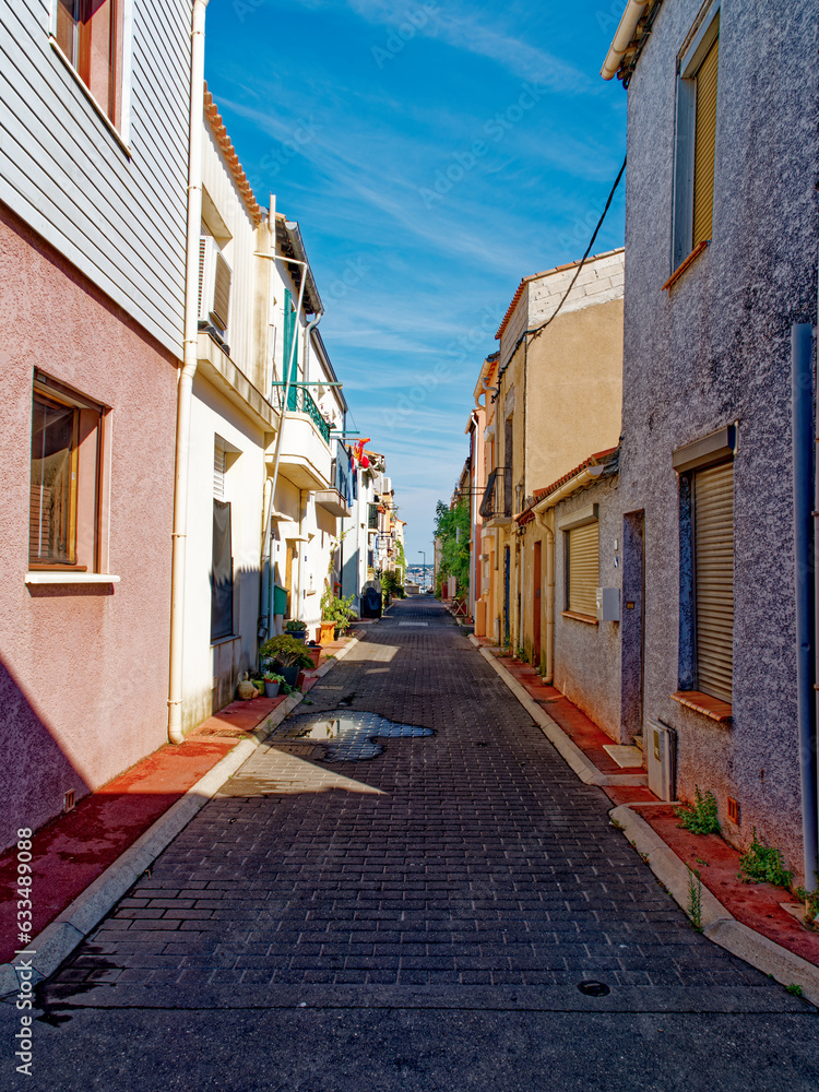 Fototapeta premium HDR view in the morning light of a street in picturesque 