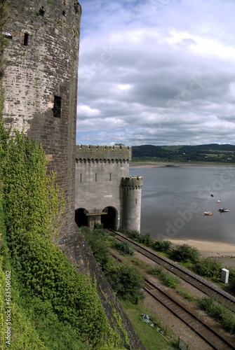 Castle tunnel 