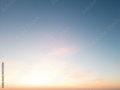 Εκτύπωση καμβά Amidst a serene backdrop, the dawn breaks, painting the horizon in myriad shades of pink