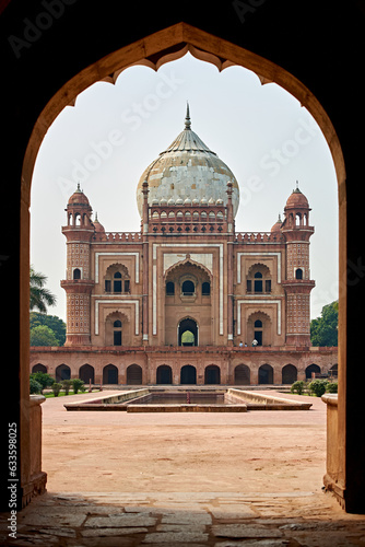 Obraz na płótnie The Taj Mahal's twin Safdarjung temple in Delhi w salonie